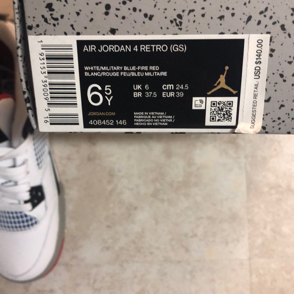 NEVER WORN! Size 6.5 white/military blue Jordan 4
